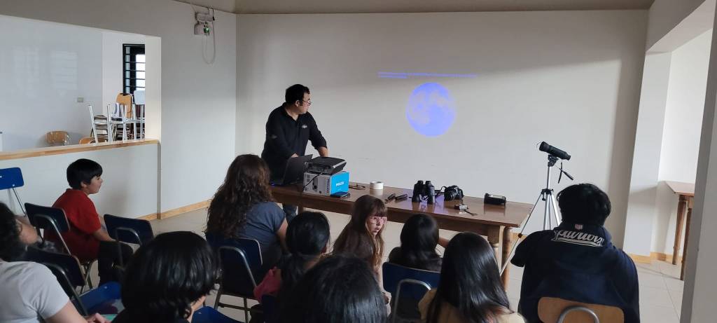 Primer taller de astronomía en Nonguén,Concepción